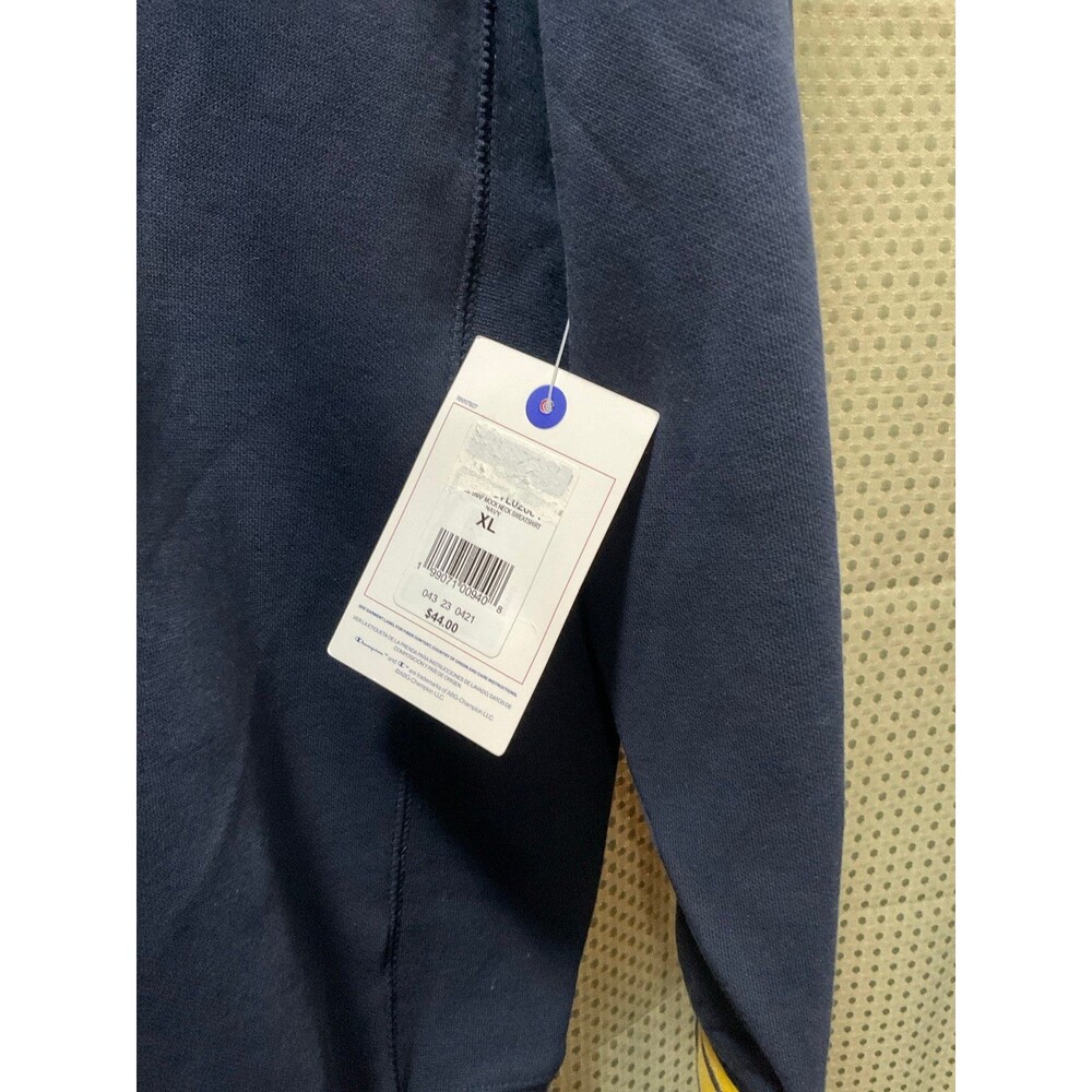 Champion quarter button up - Picture 2 of 5